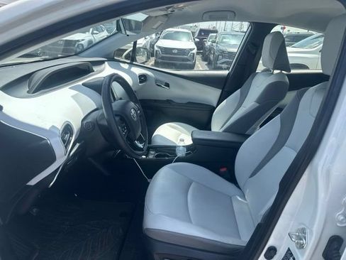 Used 2020 Toyota Prius Prime XLE FWD image 7
