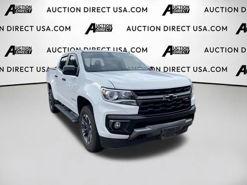 Used 2022 Chevrolet Colorado Z71 AWD/4WD image 3