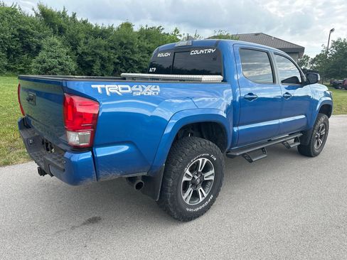Used 2017 Toyota Tacoma TRD Sport w/ Premium & Technology Package AWD/4WD image 13