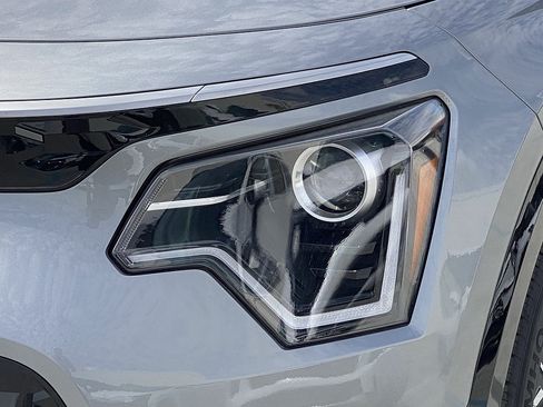 New 2026 Kia Niro Wind FWD image 8