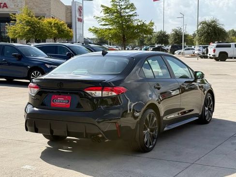 Used 2026 Toyota Corolla SE FWD image 5