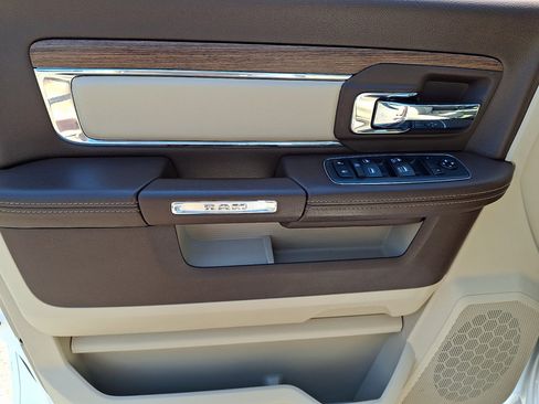 Used 2018 RAM 1500 Laramie w/ Convenience Group AWD/4WD image 23