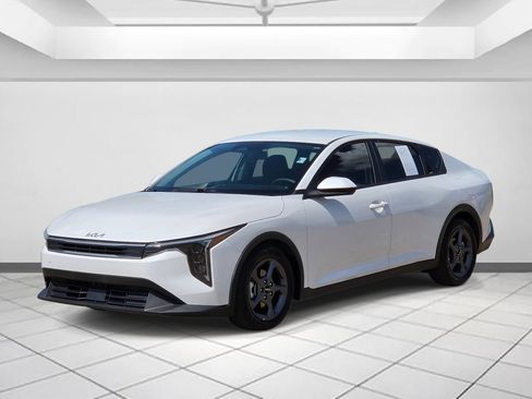 Used 2025 Kia K4 FWD image 3
