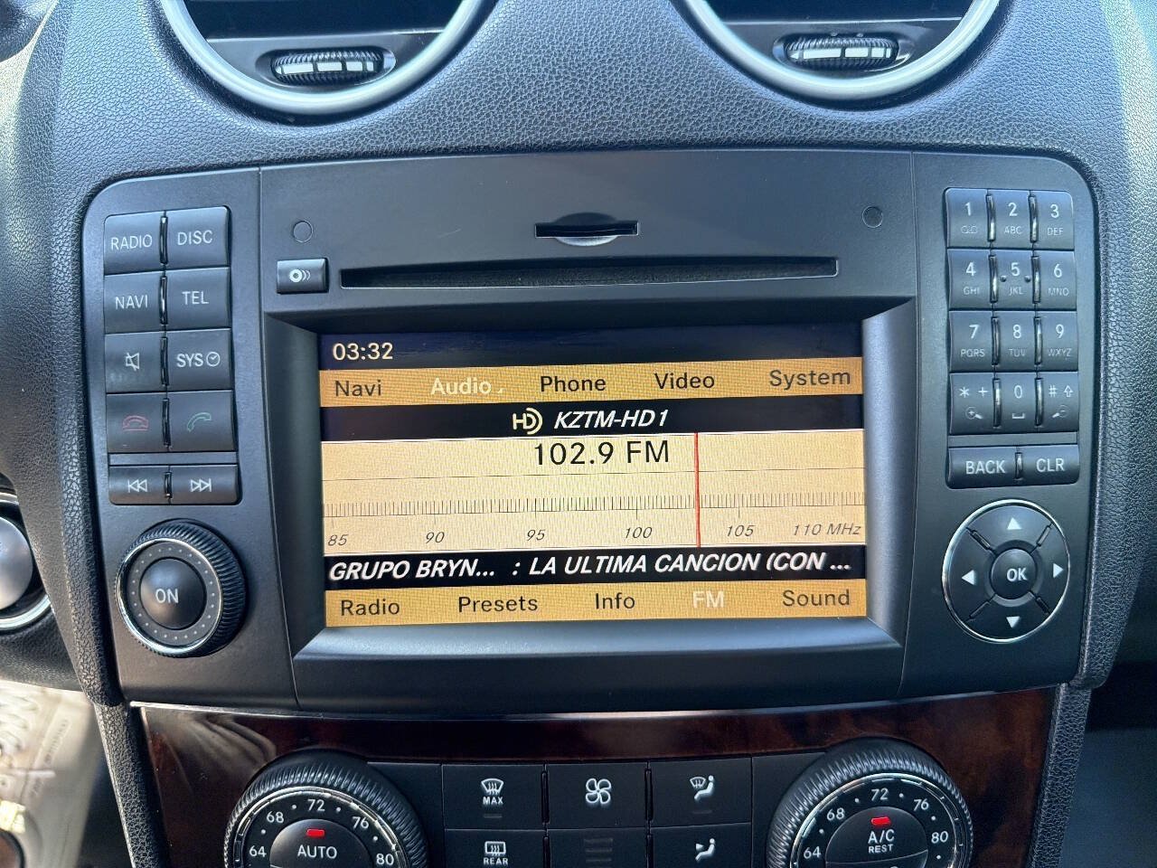 Used 2011 Mercedes-Benz ML 350 BlueTEC 4MATIC image 32