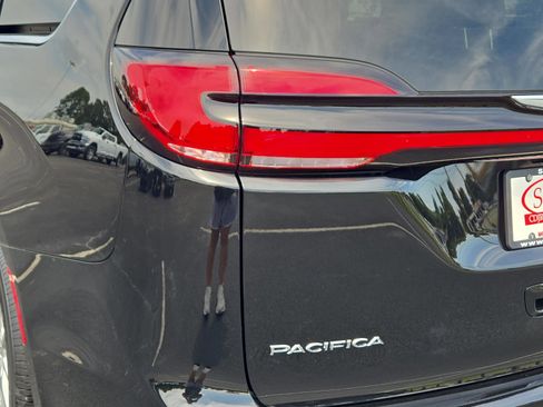 New 2026 Chrysler Pacifica Select image 29