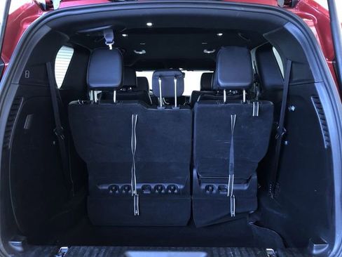 Used 2025 Chrysler Pacifica Select image 31