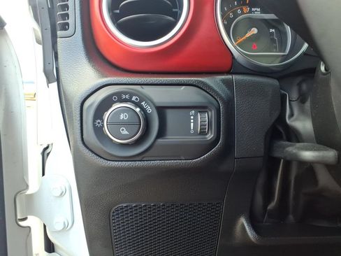 Used 2023 Jeep Gladiator Rubicon w/ Cold Weather Group AWD/4WD image 30
