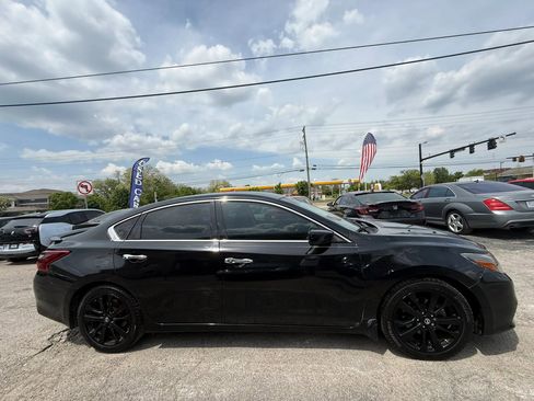 Used 2017 Nissan Altima 2.5 SR w/ Midnight Edition Package FWD image 7