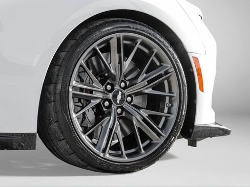 Used 2018 Chevrolet Camaro ZL1 image 54
