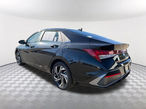 New 2026 Hyundai Elantra Limited image 7