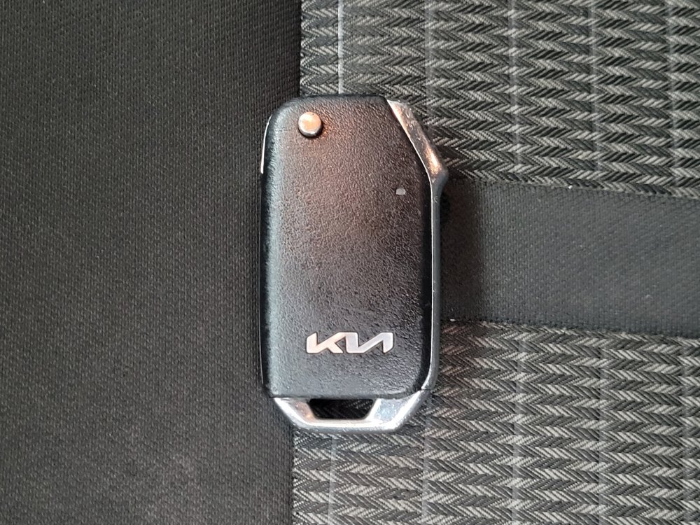 Used 2022 Kia Sorento LX FWD image 32