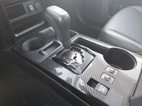 Used 2018 Toyota 4Runner TRD Off-Road Premium image 30