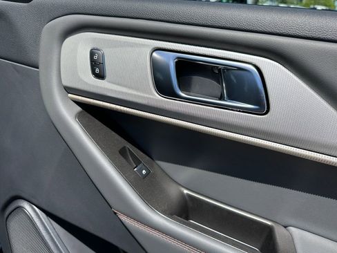New 2026 Ford Explorer Active w/ Active Comfort Package RWD image 18