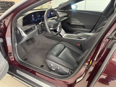 Used 2024 Lucid Air Touring AWD/4WD image 6