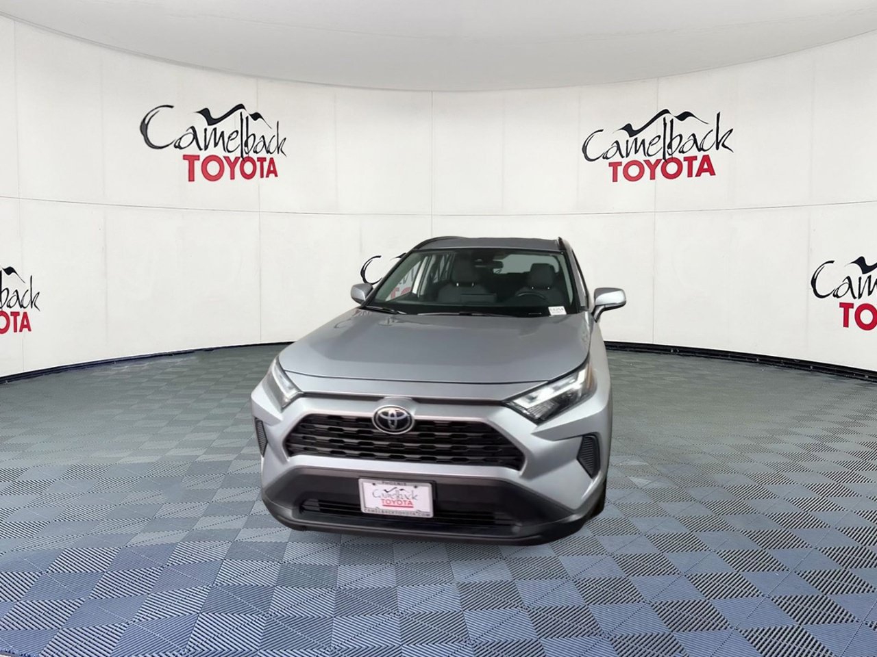 Used 2025 Toyota RAV4 XLE FWD image 6