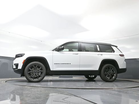 New 2025 Jeep Grand Cherokee L Limited w/ Trailer Tow Package image 52