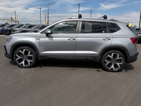 Used 2022 Volkswagen Taos SEL AWD/4WD image 5