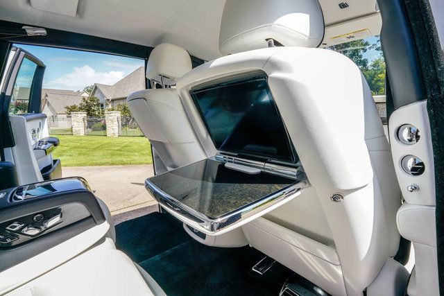 Used 2020 Rolls-Royce Phantom Sedan RWD image 47