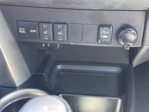 Used 2015 Toyota RAV4 Limited w/ Technology Package image 31