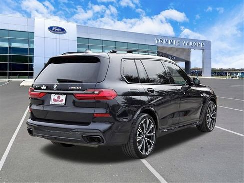 Used 2022 BMW X7 M50i w/ Luxury Seating Package image 4