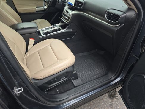 Used 2022 Ford Explorer XLT w/ Equipment Group 202A image 36