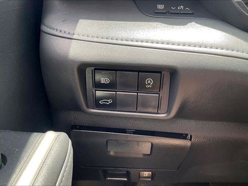 Used 2023 Toyota Highlander XSE FWD image 32