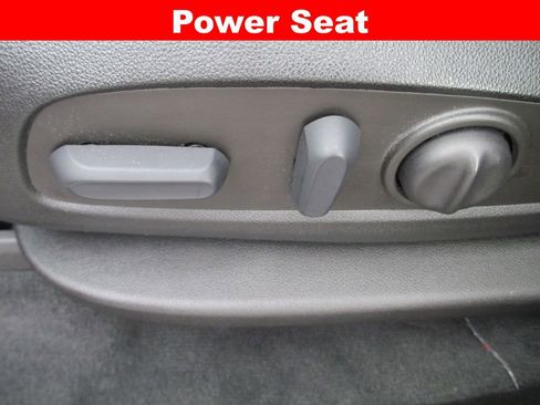 Used 2022 Buick Enclave Essence w/ Experience Buick Package FWD image 27