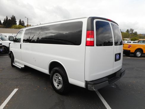 Used 2016 Chevrolet Express 3500 LT w/ LT Preferred Equipment Group image 9