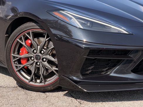 Used 2023 Chevrolet Corvette Stingray Premium Cpe w/ Z51 Performance Package RWD image 3