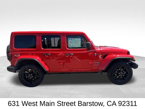 Used 2025 Jeep Wrangler Unlimited Sahara w/ Safety Group AWD/4WD image 3