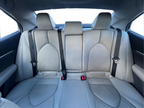 Used 2020 Toyota Camry XSE image 13