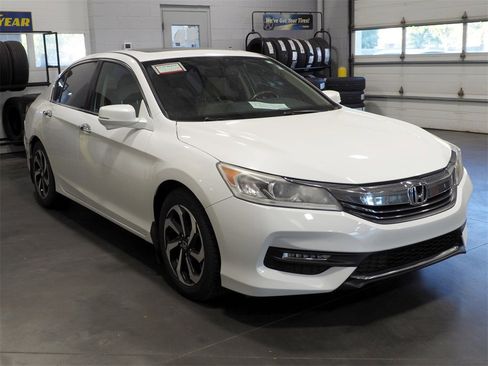 Used 2016 Honda Accord EX-L image 3