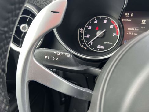 Used 2023 Alfa Romeo Stelvio Veloce image 28