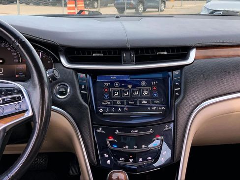 Used 2019 Cadillac XTS Luxury image 6