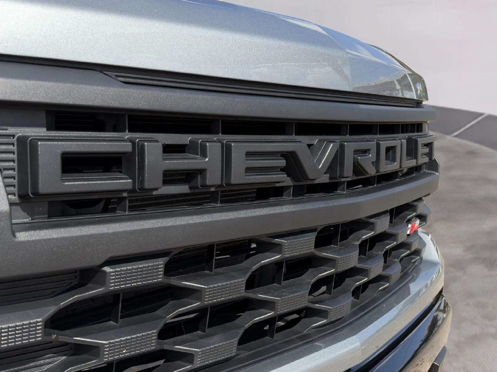 Used 2025 Chevrolet Silverado 1500 Custom Trail Boss AWD/4WD image 32