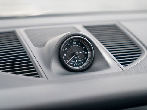 New 2026 Porsche Macan image 17