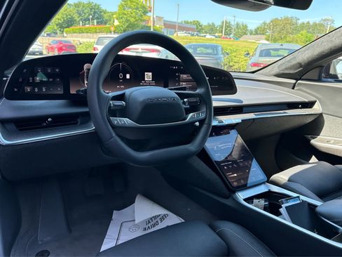 Used 2024 Lucid Air Touring AWD/4WD image 7