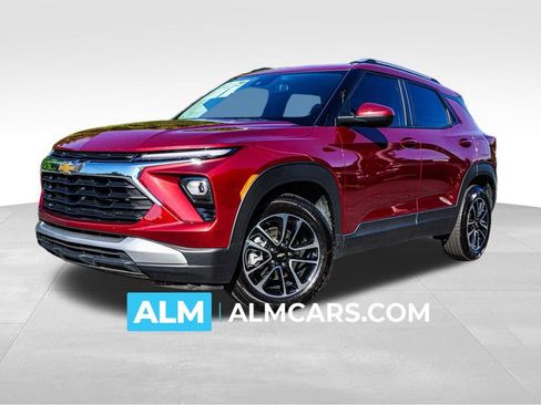 Used 2025 Chevrolet TrailBlazer LT FWD image 1
