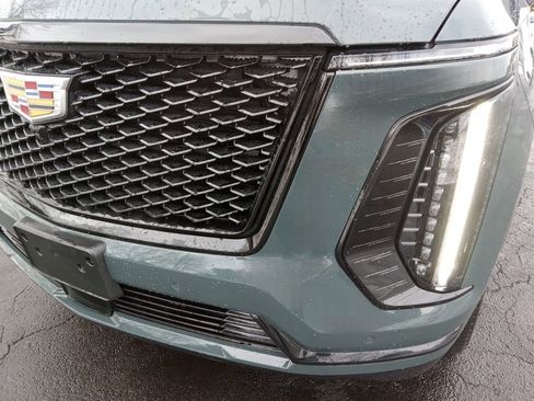 Used 2025 Cadillac Escalade Sport w/ Touring Package image 7