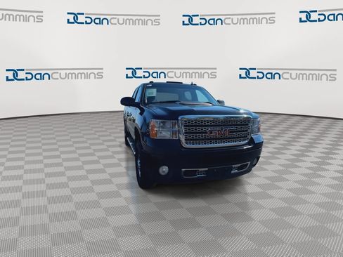 Used 2013 GMC Sierra 2500 Denali AWD/4WD image 3
