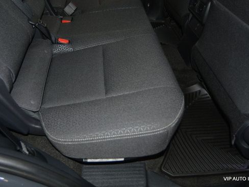 Used 2025 Toyota 4Runner SR5 AWD/4WD image 28