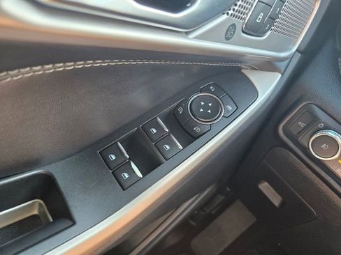 Used 2021 Ford Explorer Limited w/ Equipment Group 301A RWD image 32