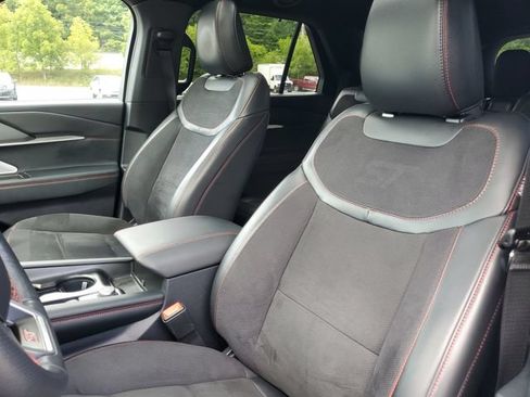 Certified 2025 Ford Explorer ST AWD/4WD image 15