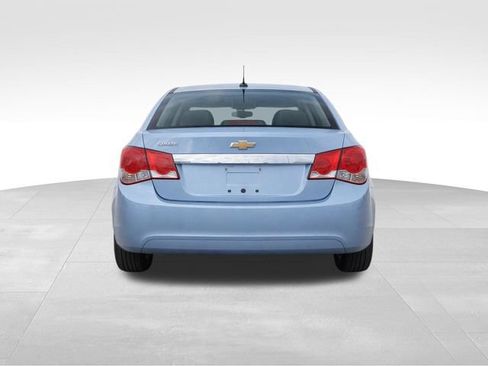 Used 2012 Chevrolet Cruze LS w/ Connectivity Package FWD image 4
