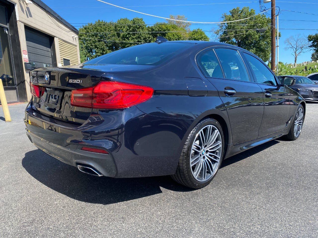 Used 2018 BMW 530i xDrive AWD/4WD image 3