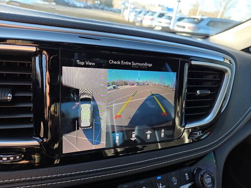 Used 2019 Chrysler Pacifica Limited w/ Advanced Safetytec Group image 20