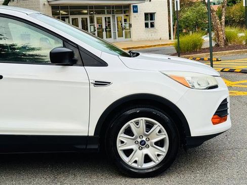 Used 2013 Ford Escape S image 5