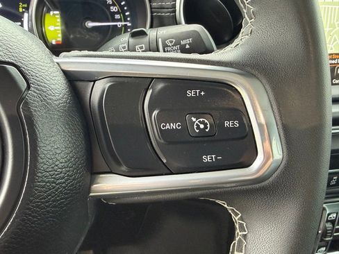 Used 2023 Jeep Wrangler Unlimited Sahara image 22