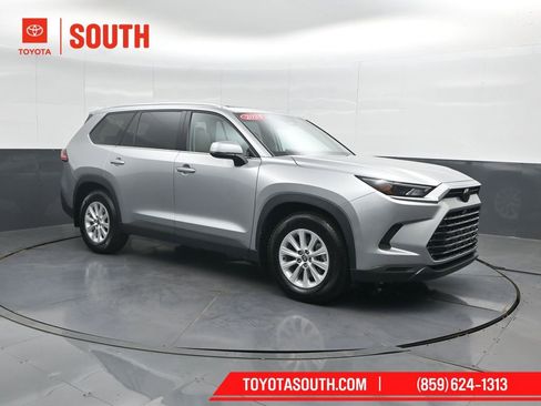 Used 2024 Toyota Grand Highlander AWD image 4