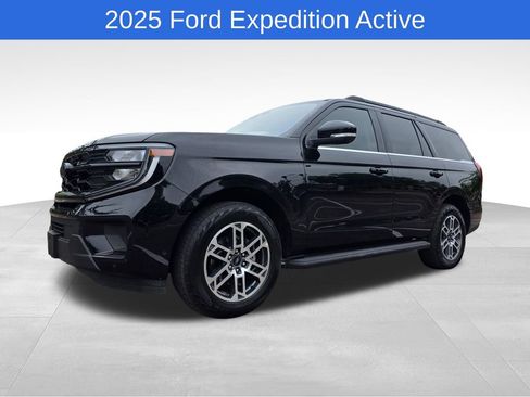 Used 2025 Ford Expedition Active AWD/4WD image 10